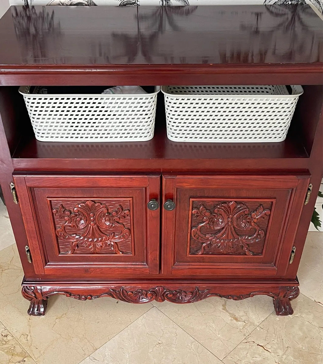 Cabinet - Image 1