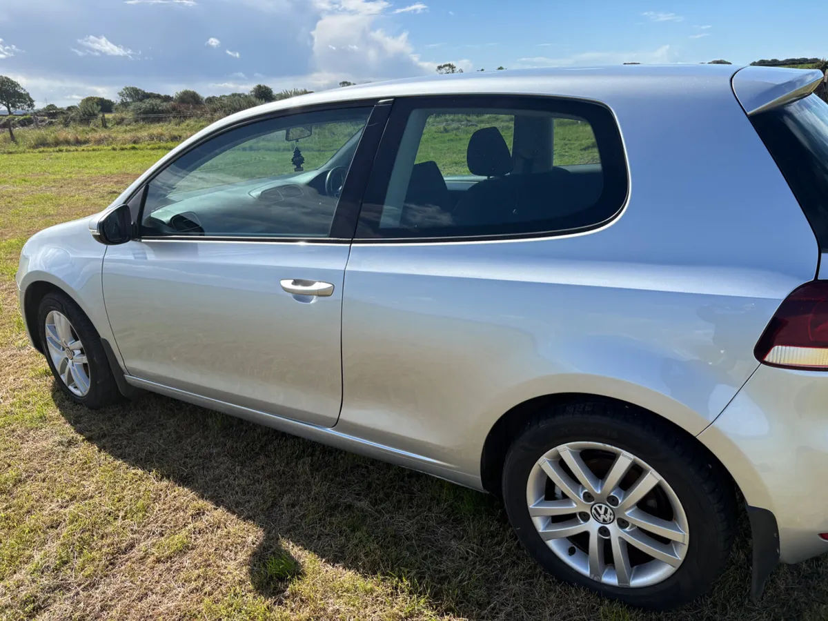 Volkswagen Golf 2010 - Image 4