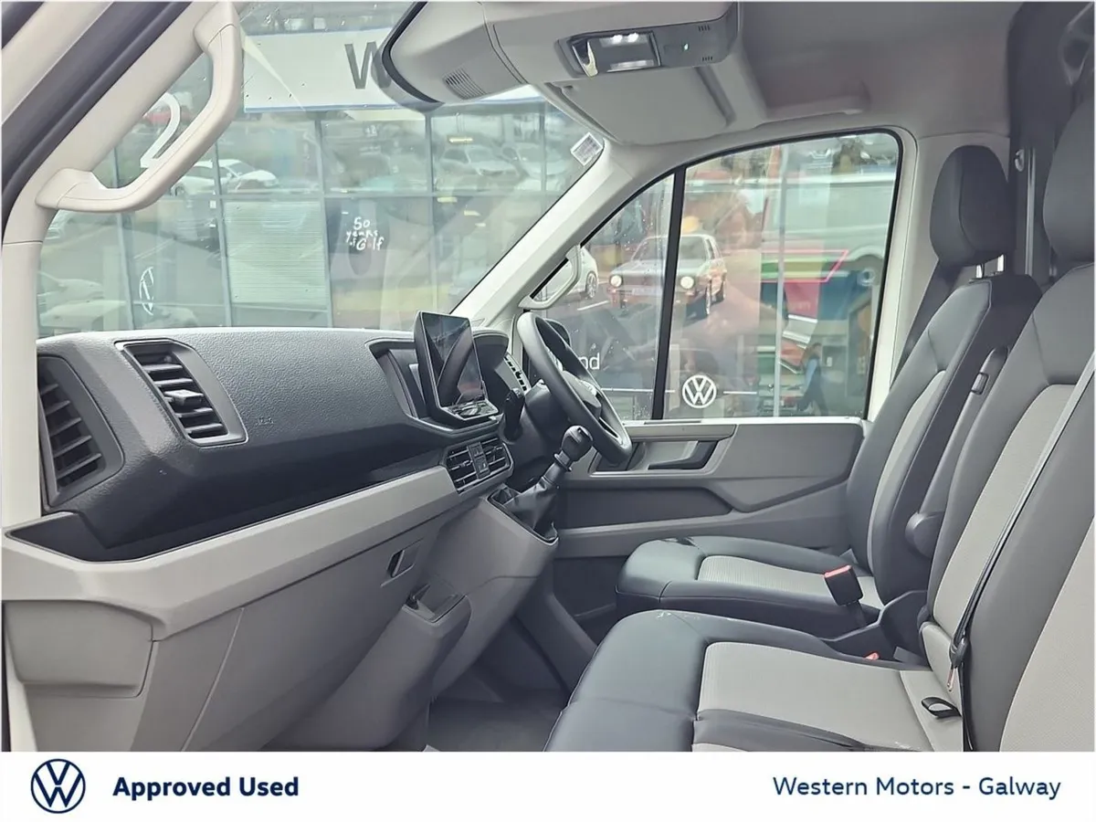 Volkswagen Crafter Crafter 30 MWB 140BHP Manual - Image 4