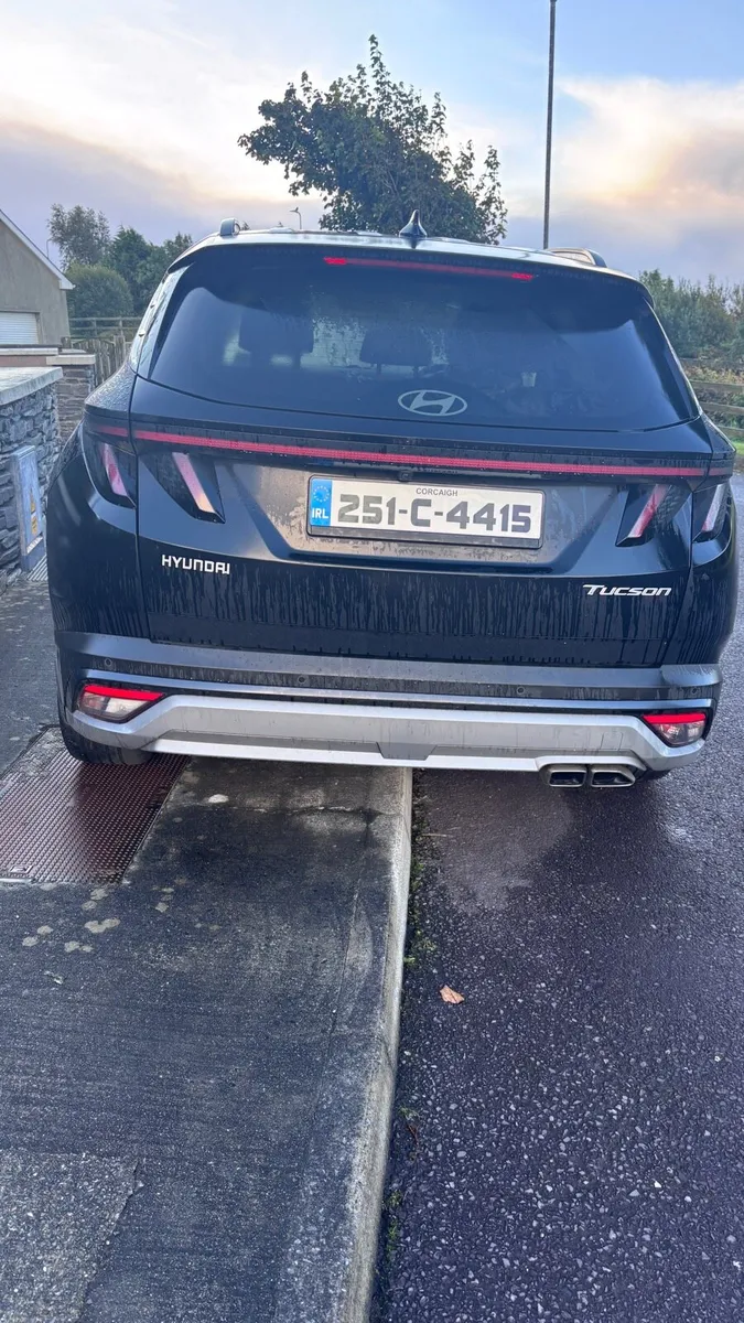 Hyundai Tuscan - Image 2