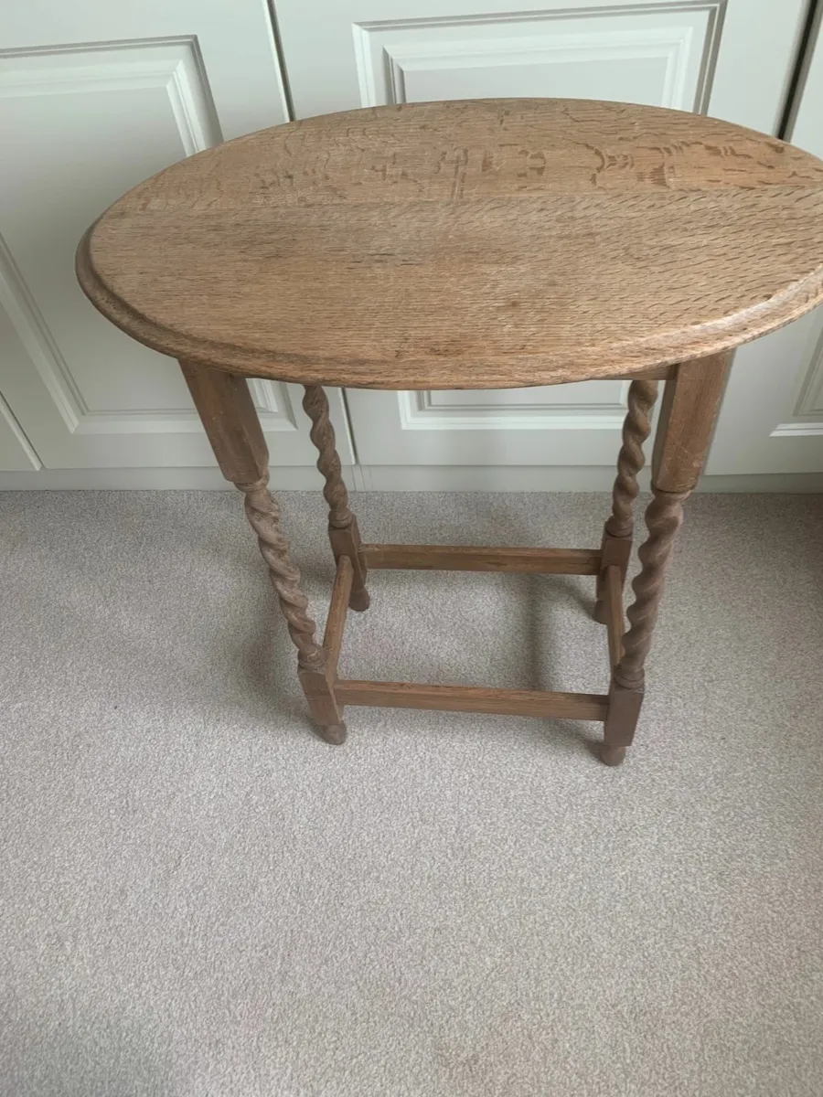 Twist leg tables - Image 2