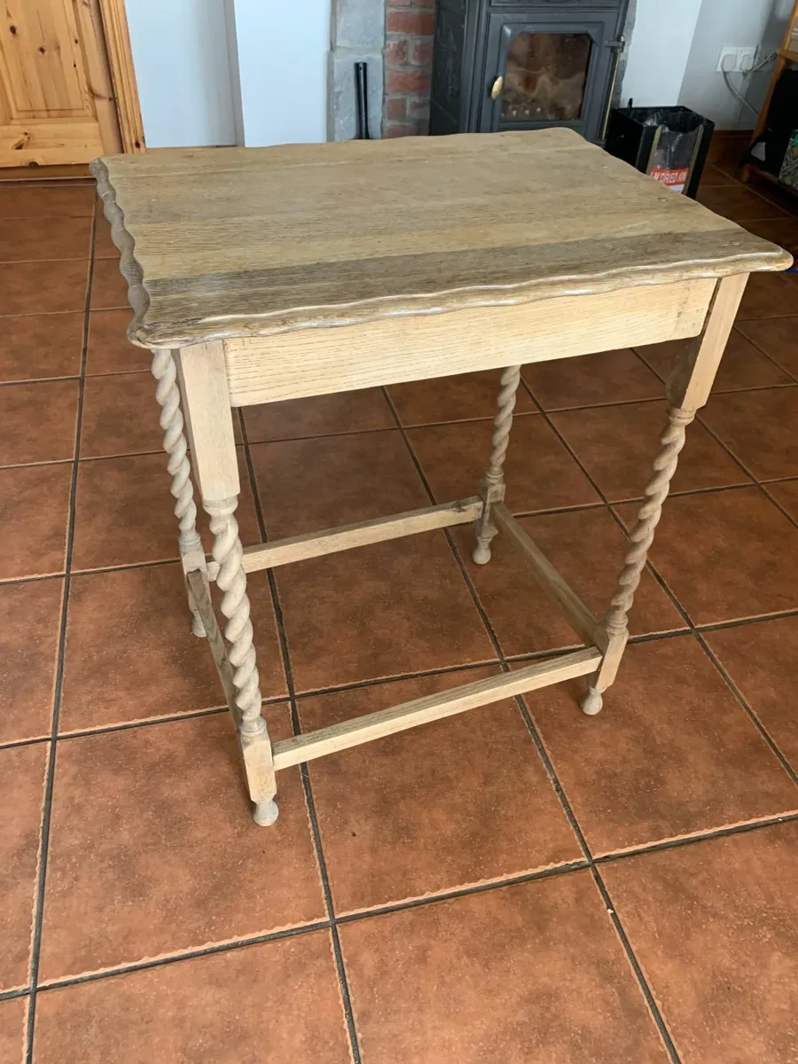 Twist leg tables - Image 3