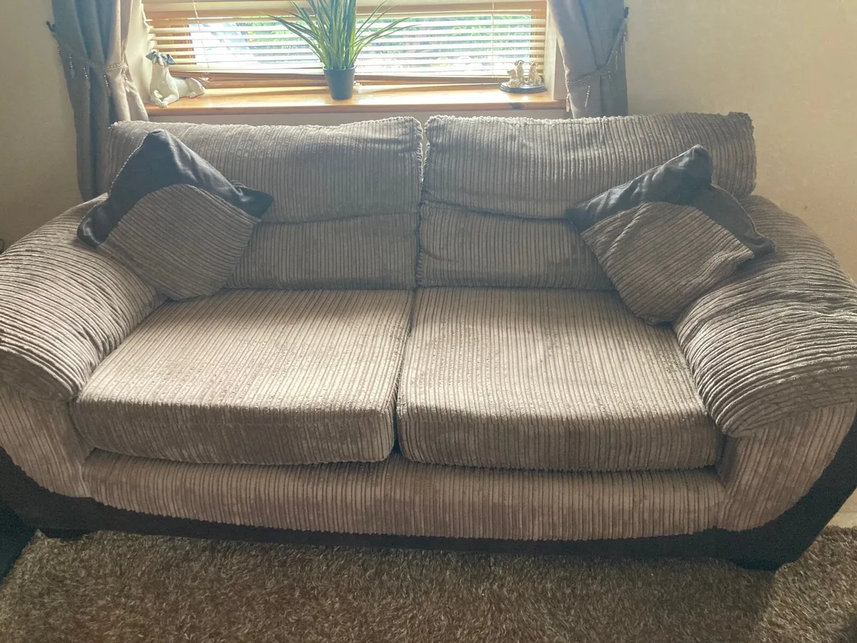 2 and 3 seater sofa - Image 3