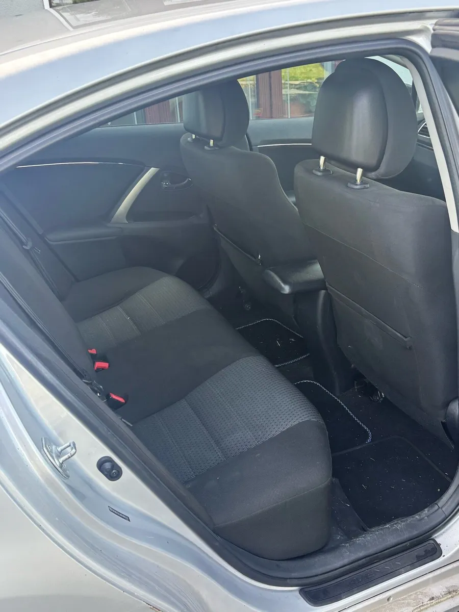 Toyota Avensis 2.0 D4D - Image 4