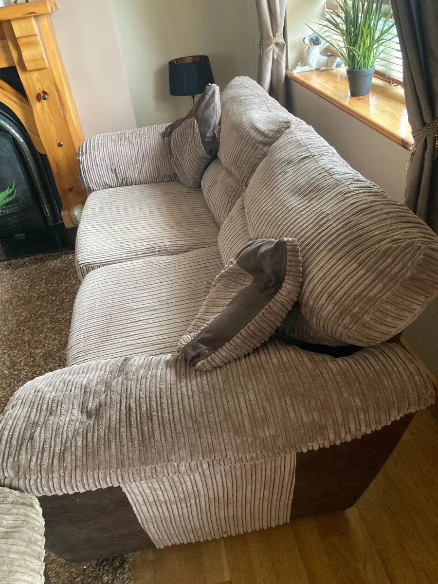 2 and 3 seater sofa - Image 4