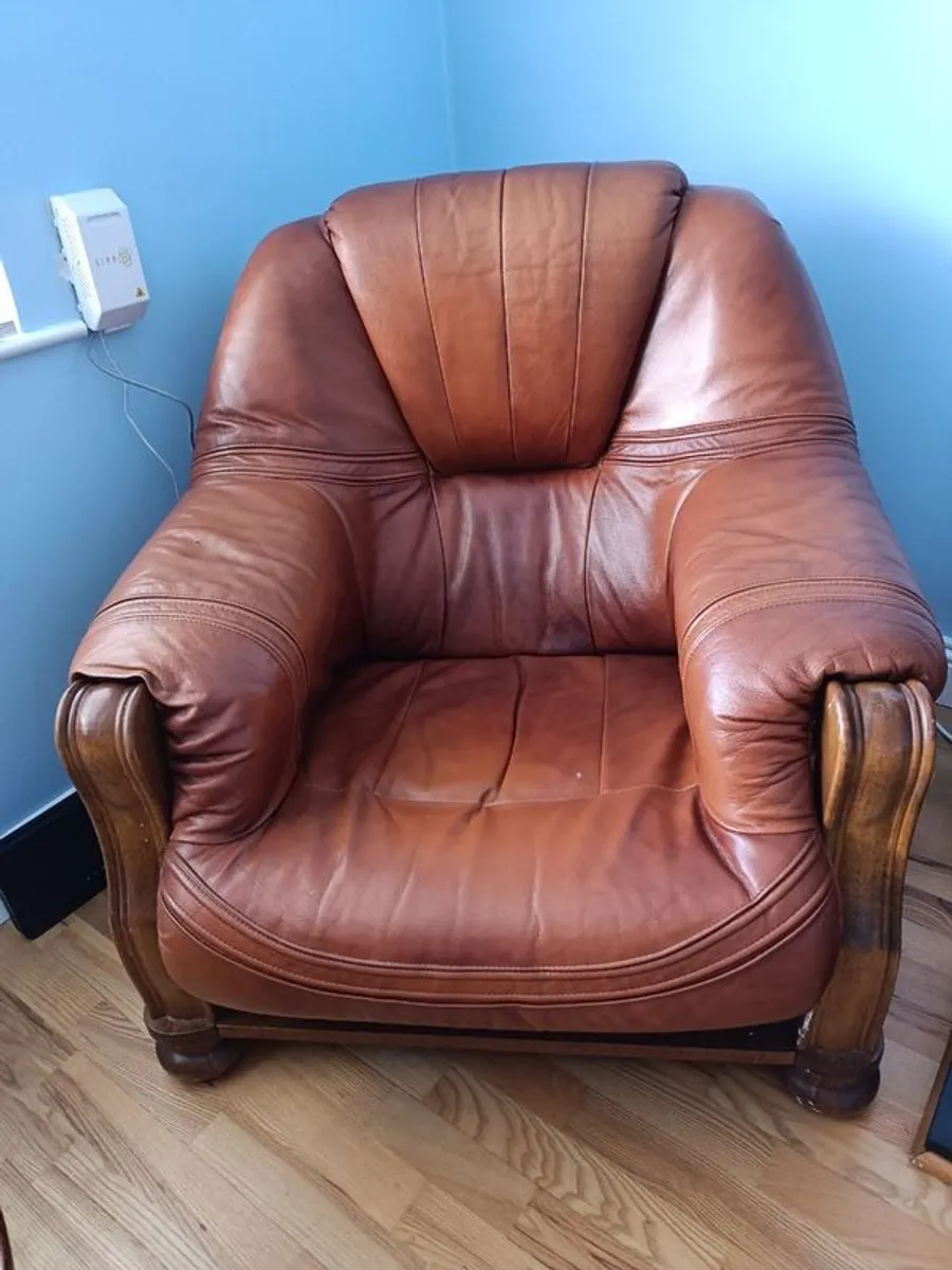 Three piece suite - Image 3