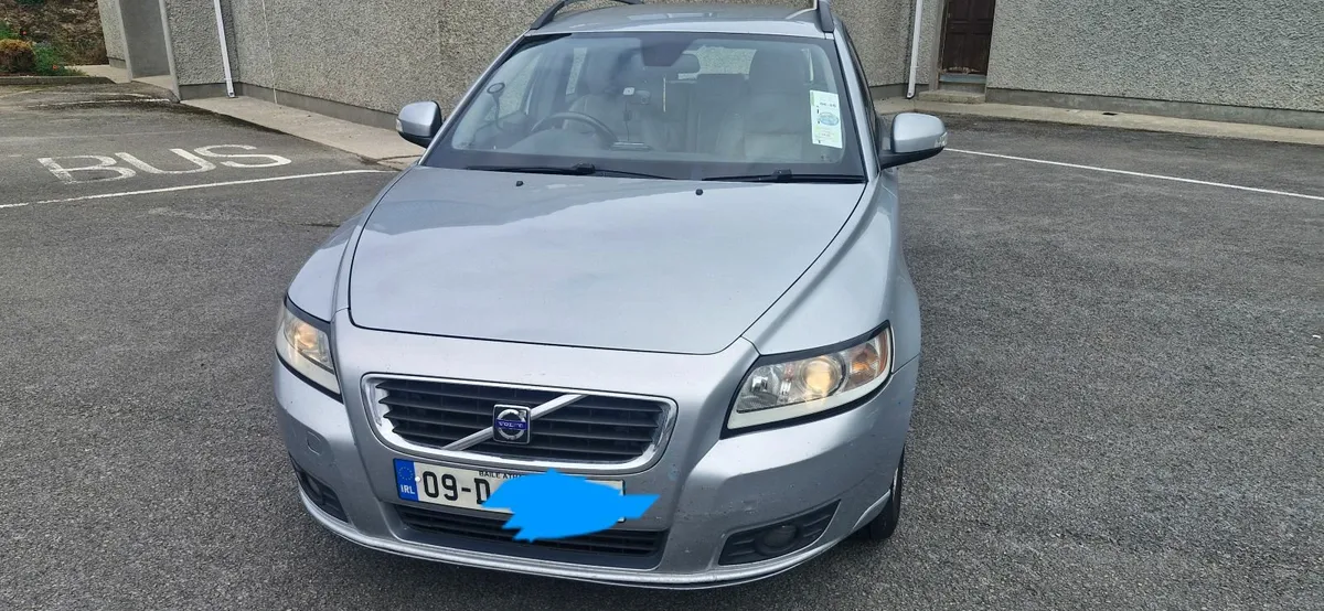 Volvo V50 2009 - Image 2