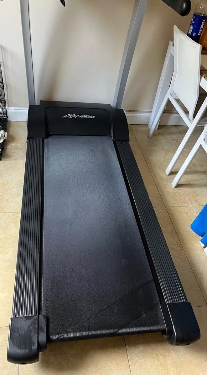 Life fitness F3 commercial treadmill - Image 4