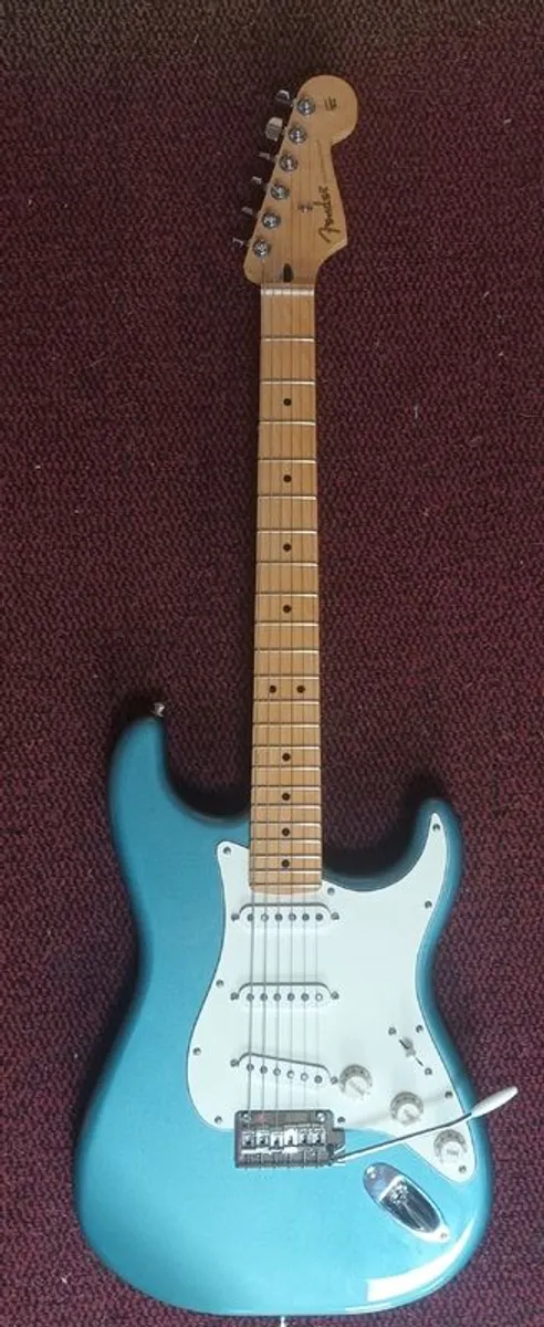 Fender Mexican Player  Series Strat + a Fender  softcase - Image 3