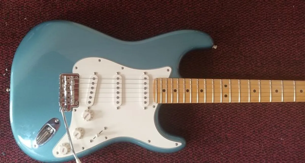 Fender Mexican Player  Series Strat + a Fender  softcase - Image 4