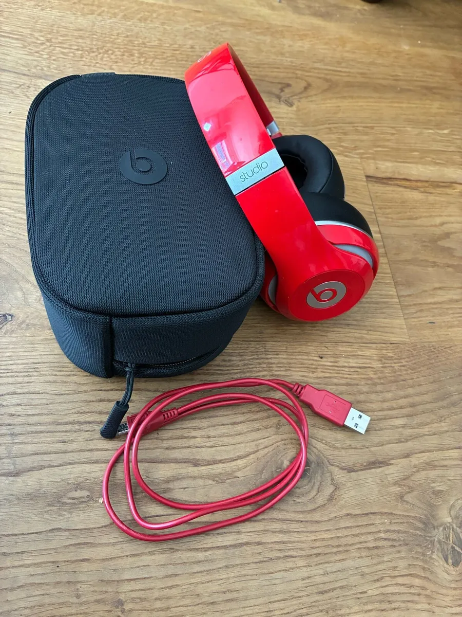 Beats Studio 2 Wireless Headphones - Image 2