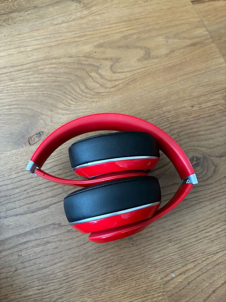 Beats Studio 2 Wireless Headphones - Image 3