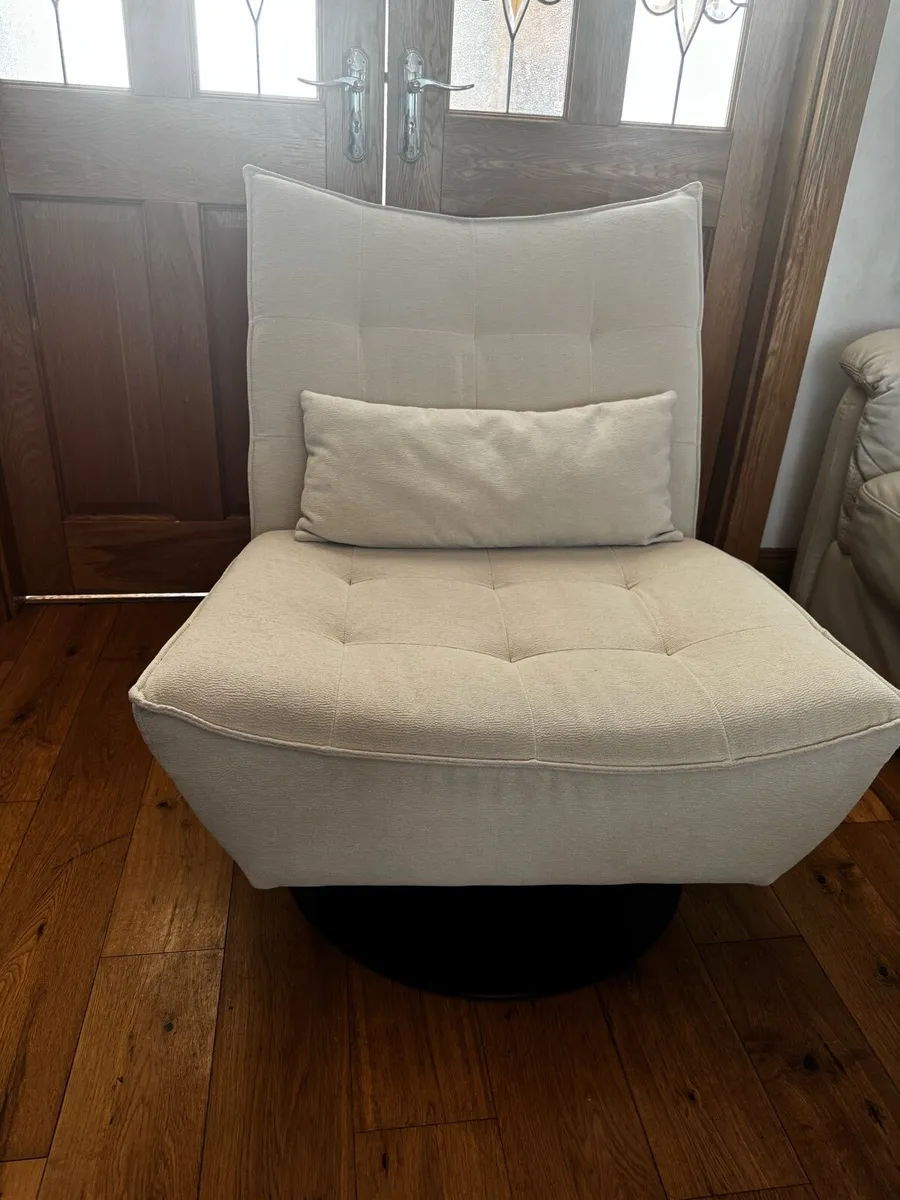 Armchair - Image 1