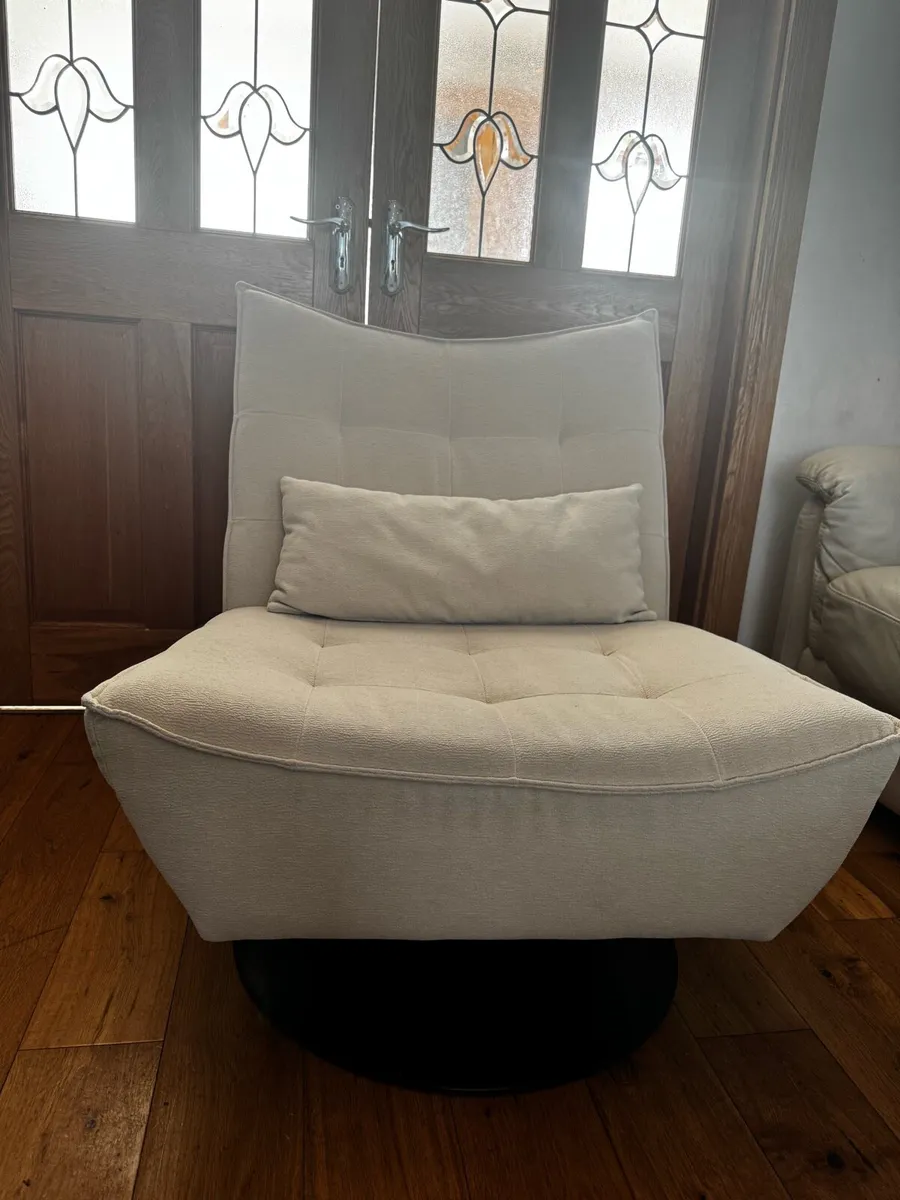 Armchair - Image 2