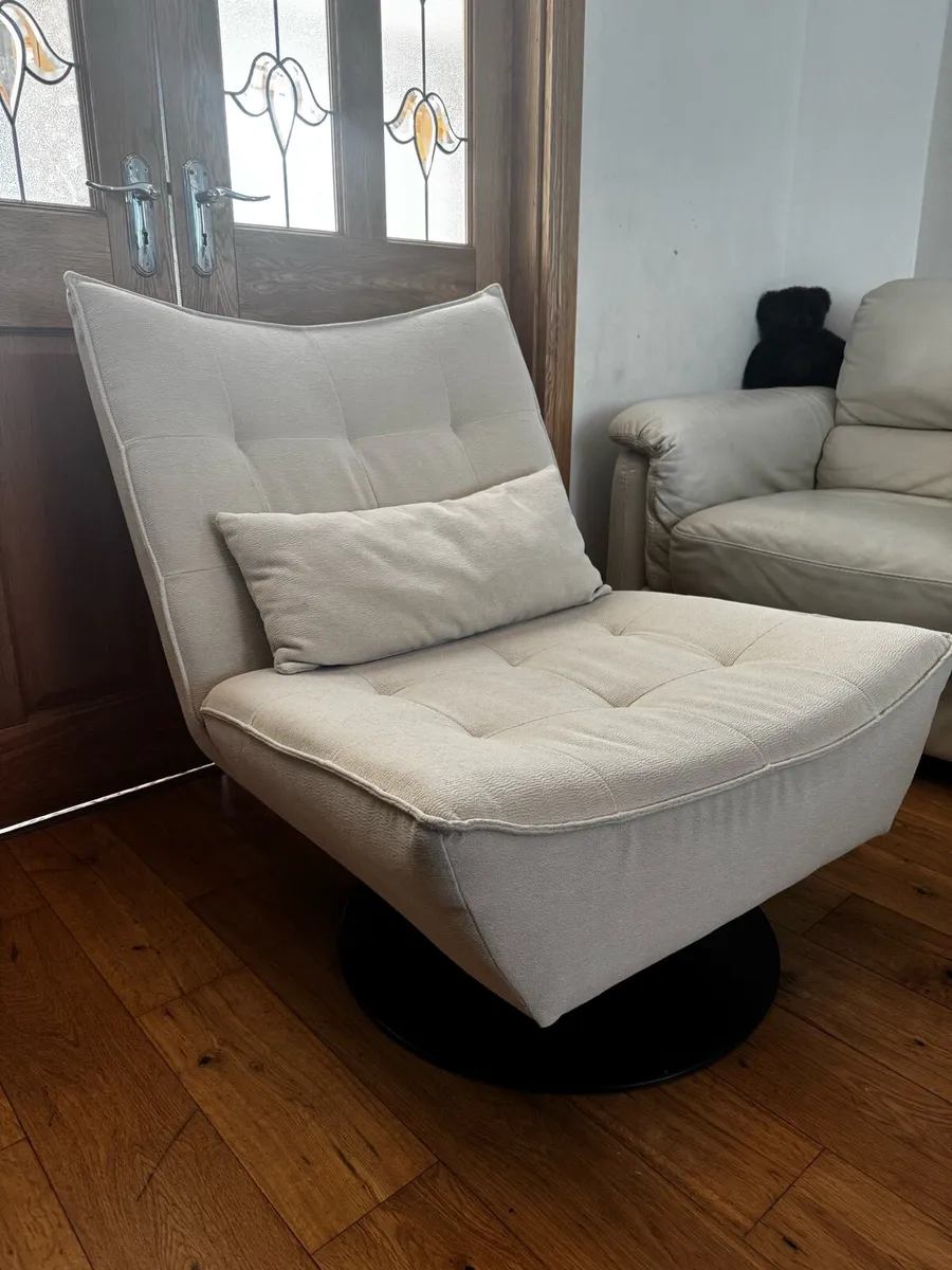 Armchair - Image 3
