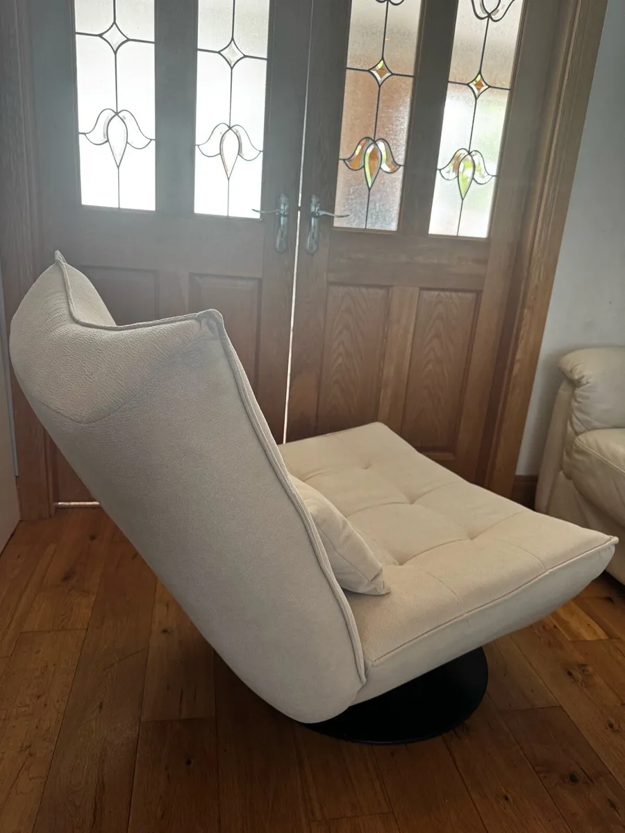 Armchair - Image 4