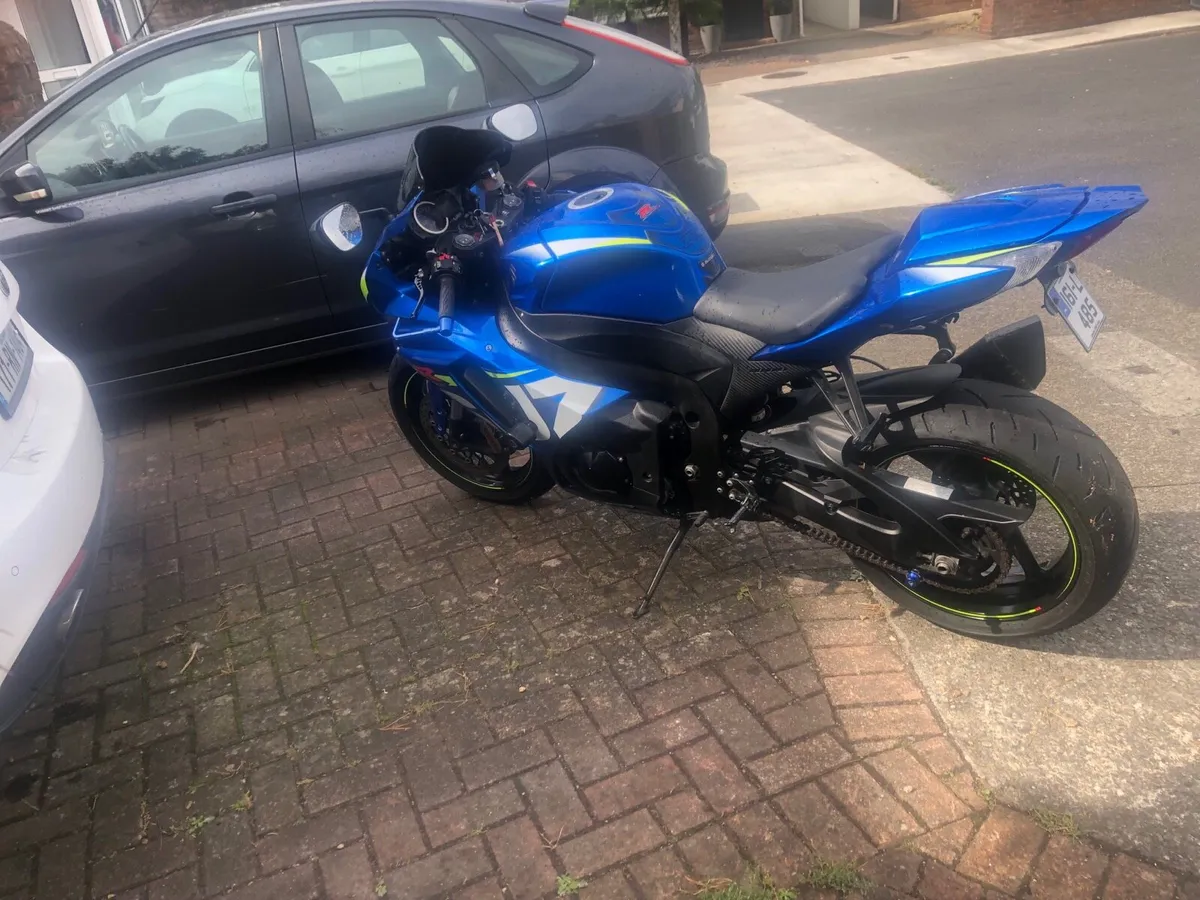 Motorcycle - Image 4