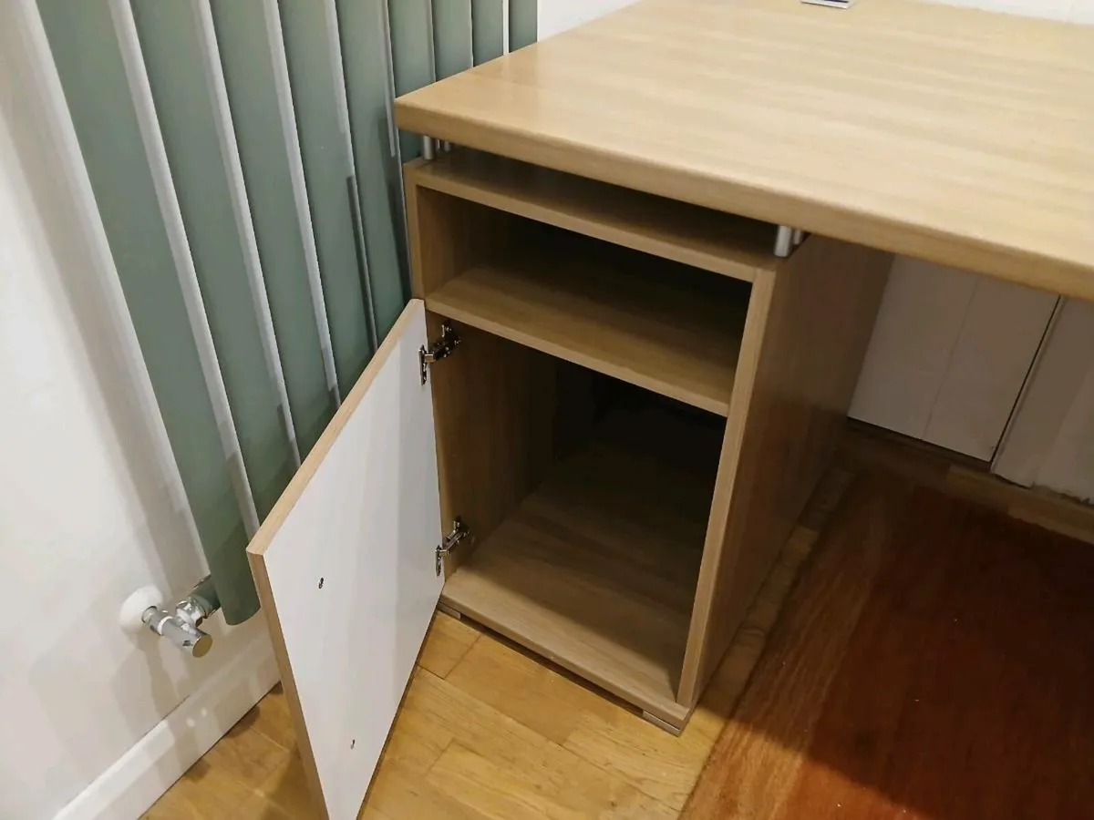 Desk - Image 3