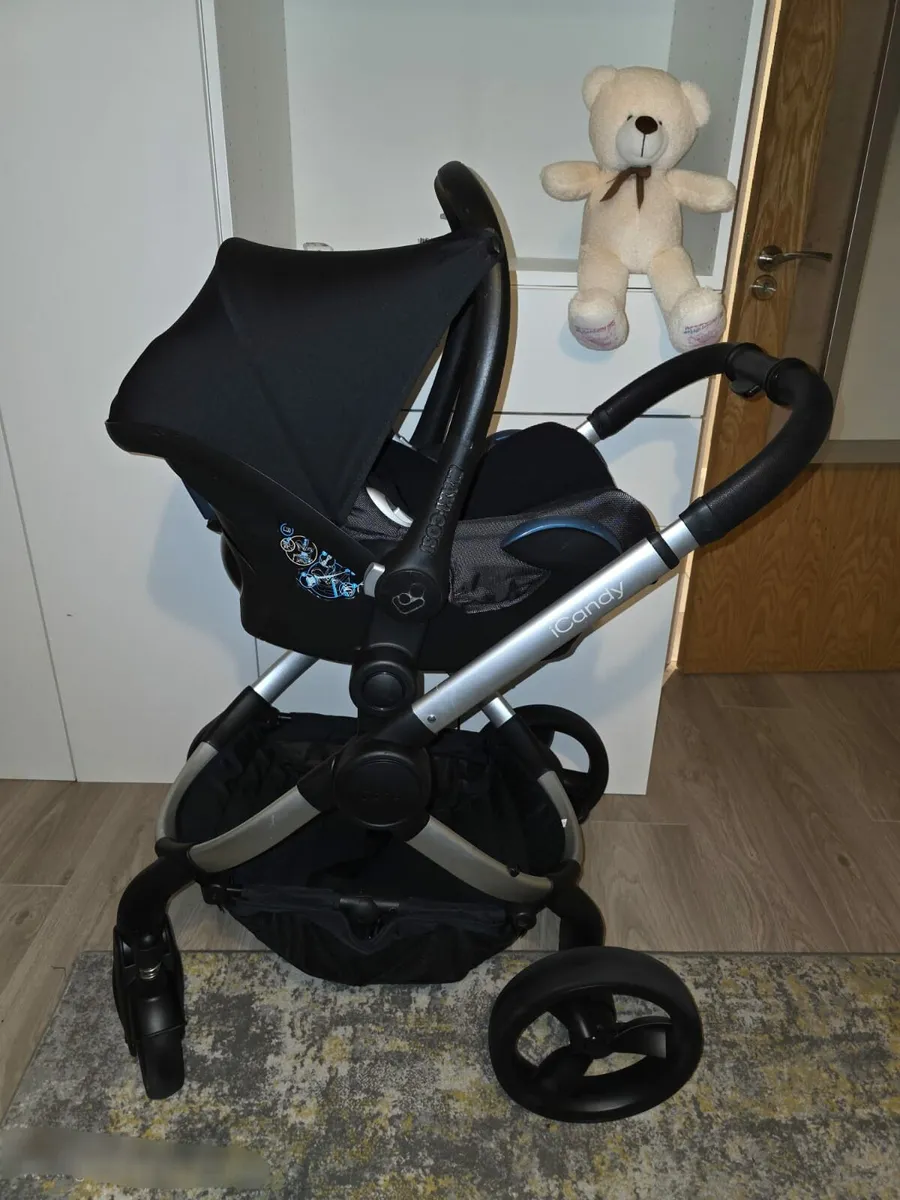 Icandy Peach with car seat and Isofix  Immaculate. - Image 2