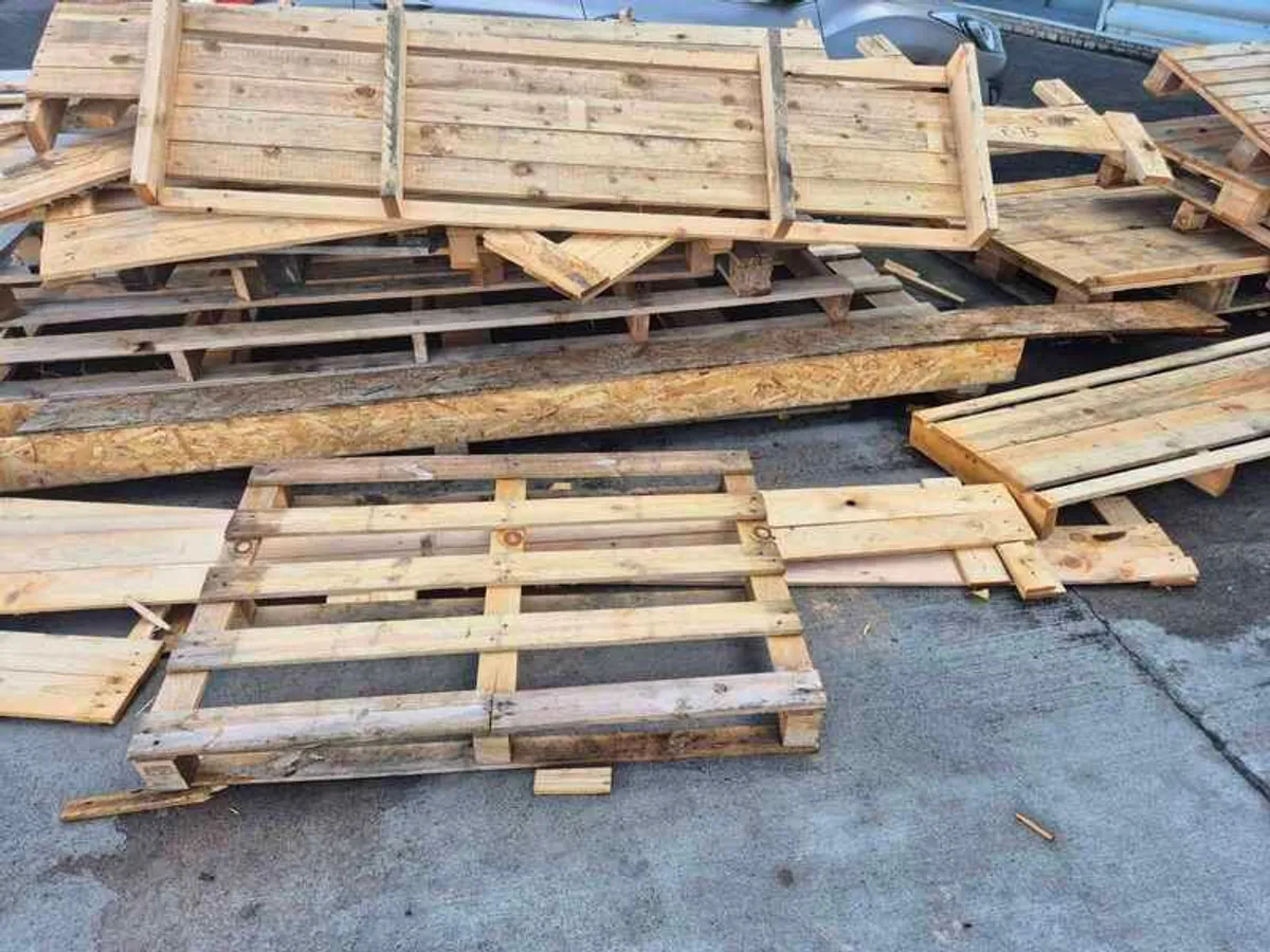 Broken Pallets - Needs To Go -Urgently - Ready To Take - Image 3