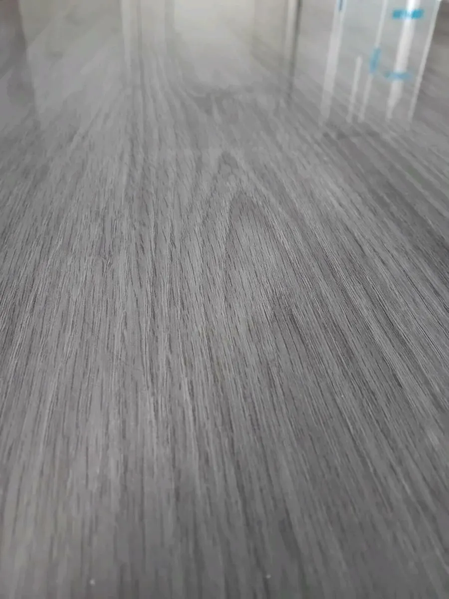 Dining table - Image 1