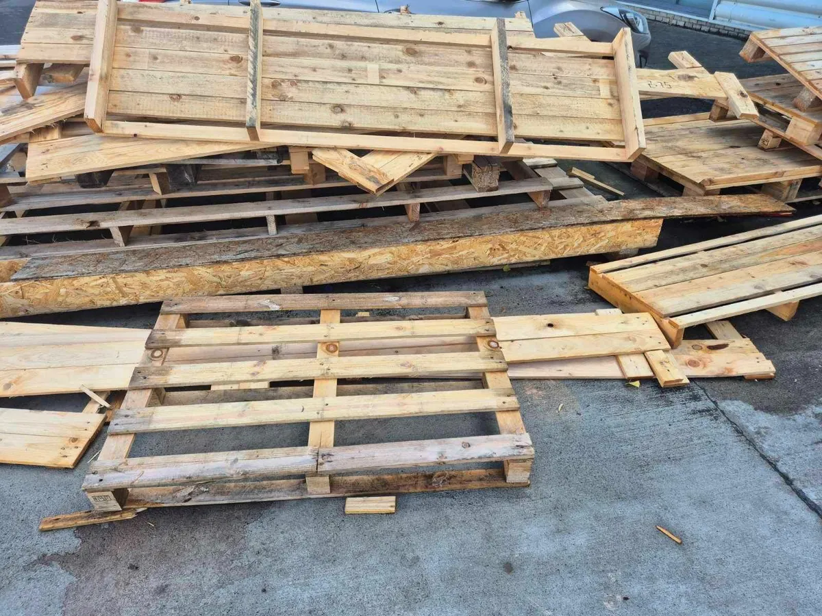Broken Pallets - Needs To Go -Urgently - Ready To - Image 1