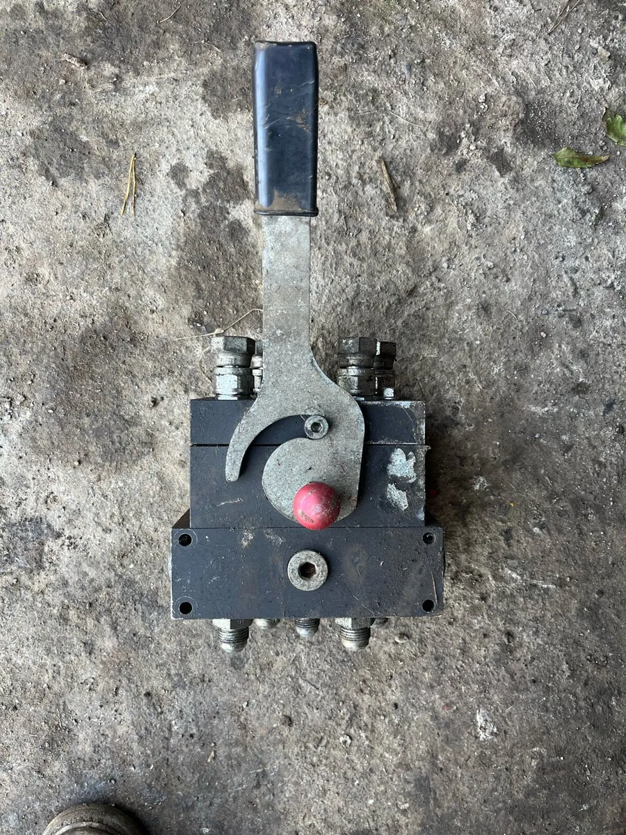 Valtra N & T 1 parts - Image 4