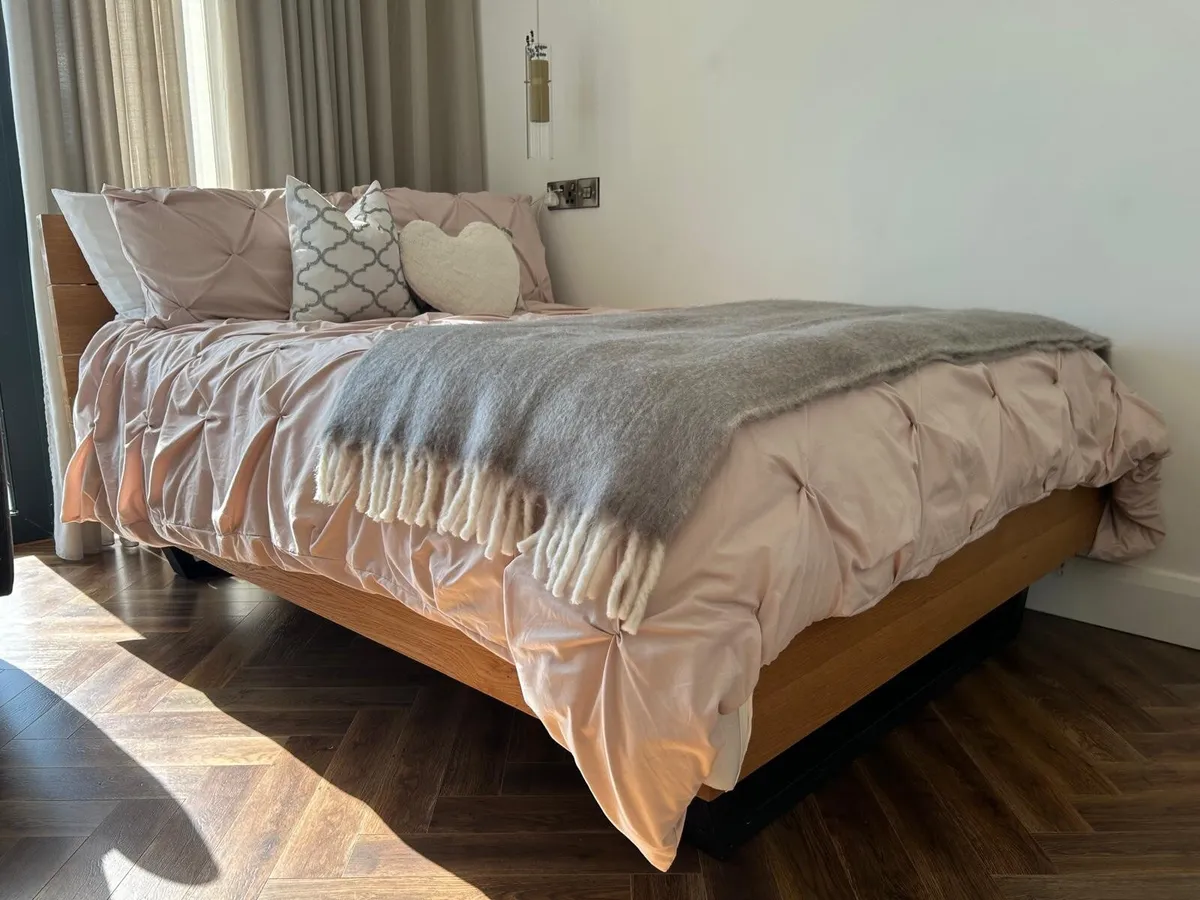 Bed and mattress - Image 1