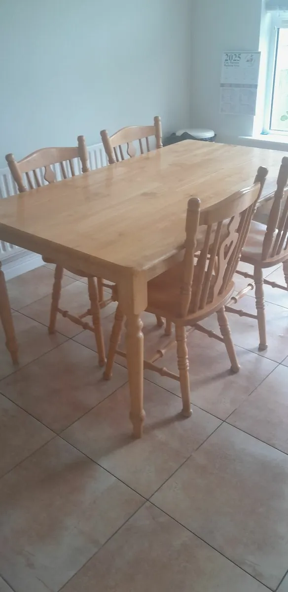 Kitchen table with 4 chairs - Image 3