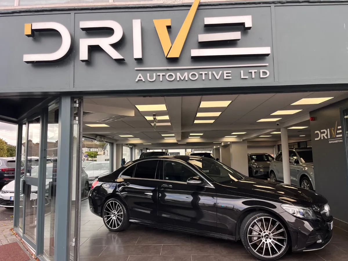 Mercedes-Benz C 300 AMG 2021 - Image 3