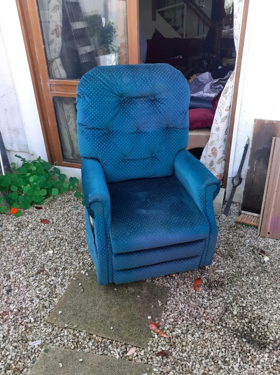 Recliner & Lift chair - Image 1