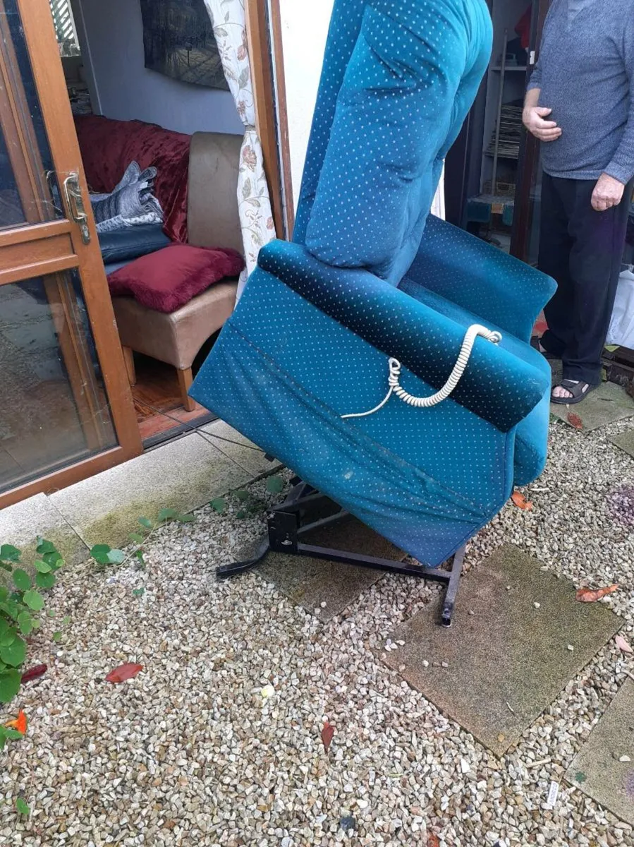 Recliner & Lift chair - Image 4