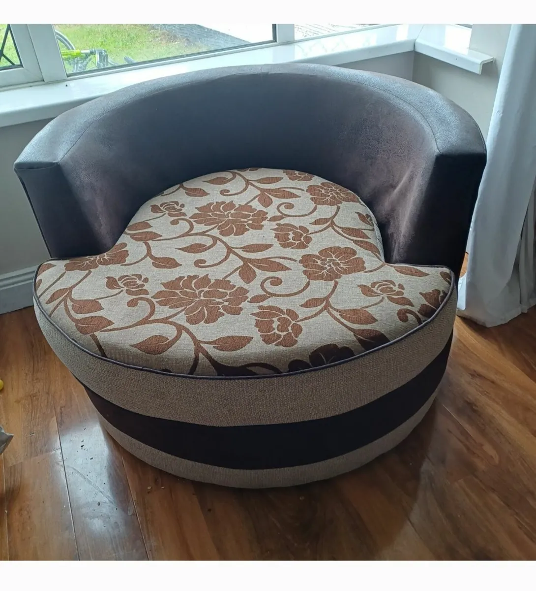Snuggle chair - Image 2