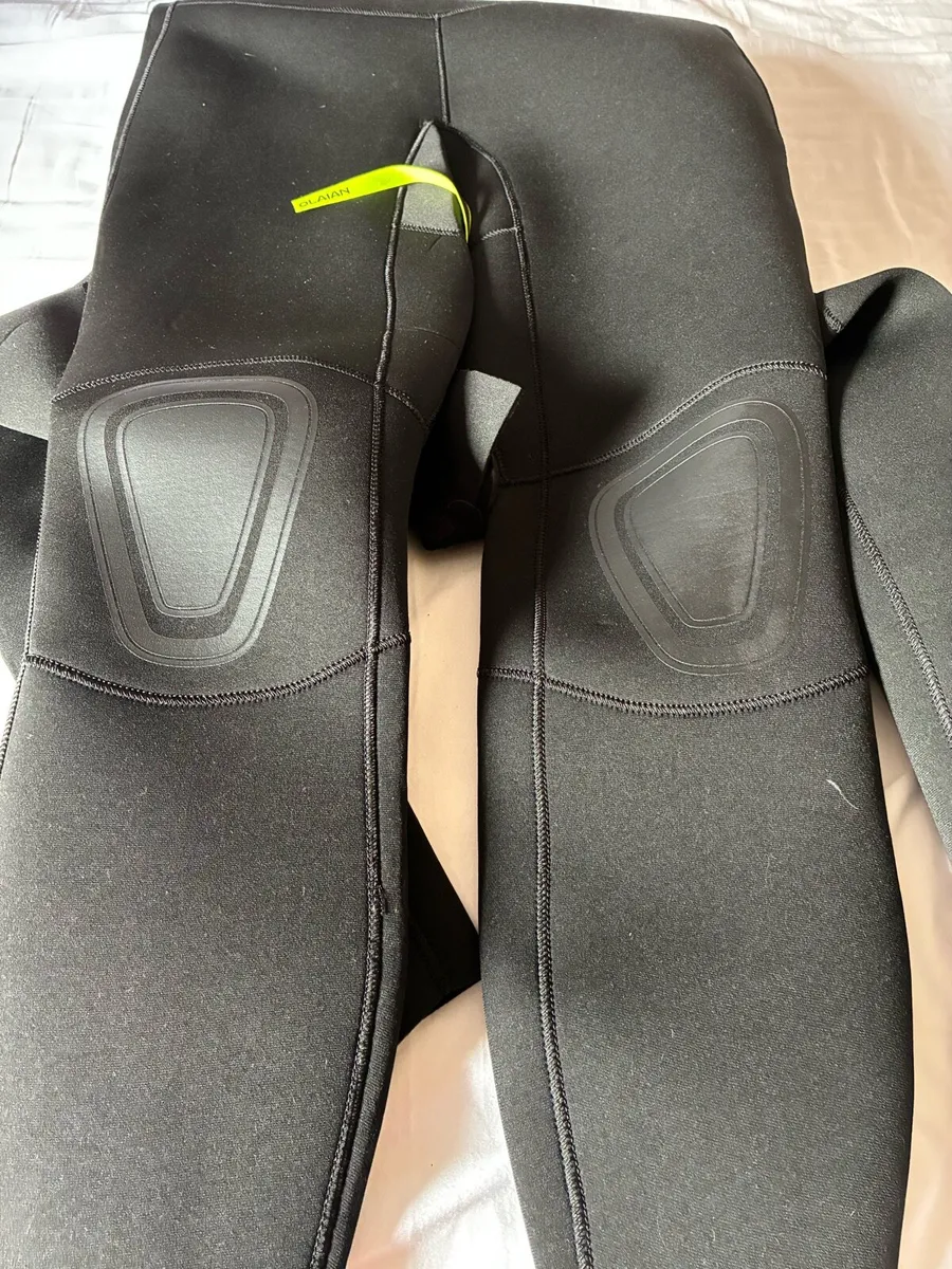 Wet Suit - Image 2