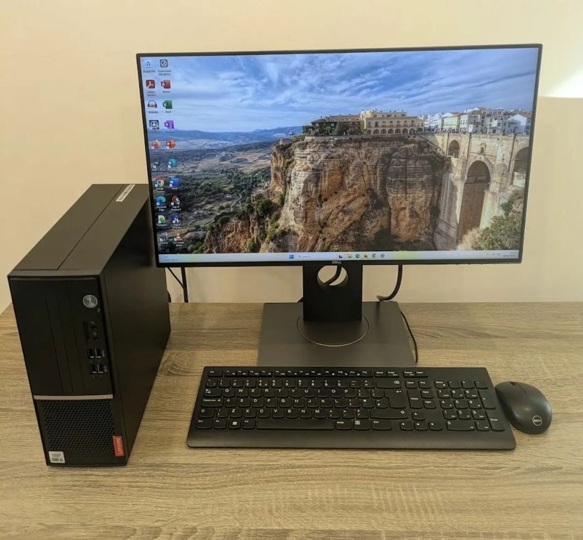10th Gen i5 PC & 24" LCD 16GB Win 11 Office Wifi - Image 1