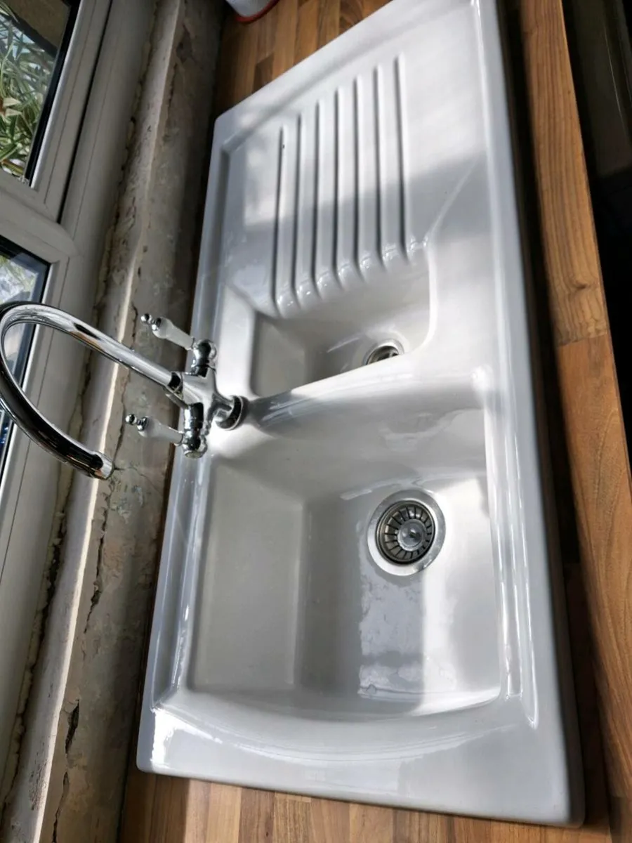 Sink & Tap. - Image 1