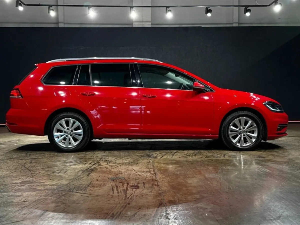 Volkswagen Golf 1.2 TSI AUTOMATIC ESTATE - REVERSE - Image 3