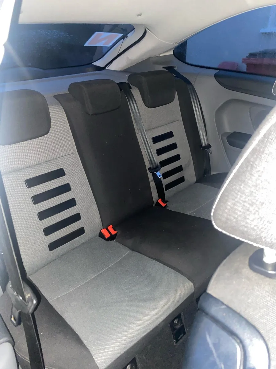 Ford focus - Image 4
