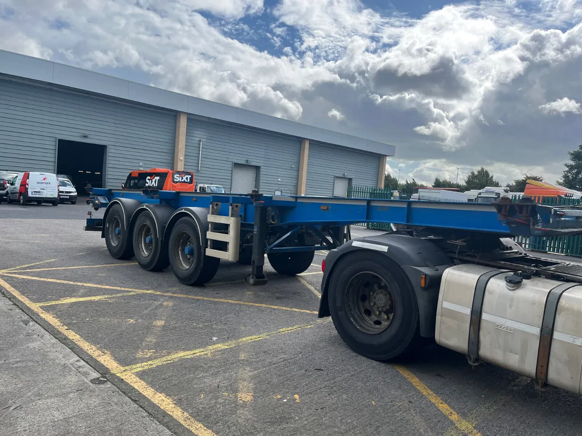 trailers - Image 2