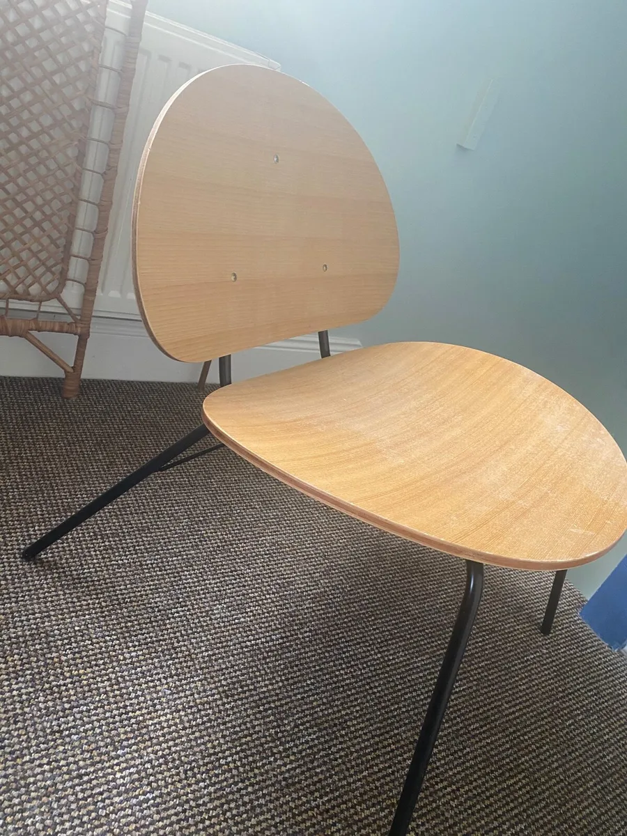 Accent chair - Image 2