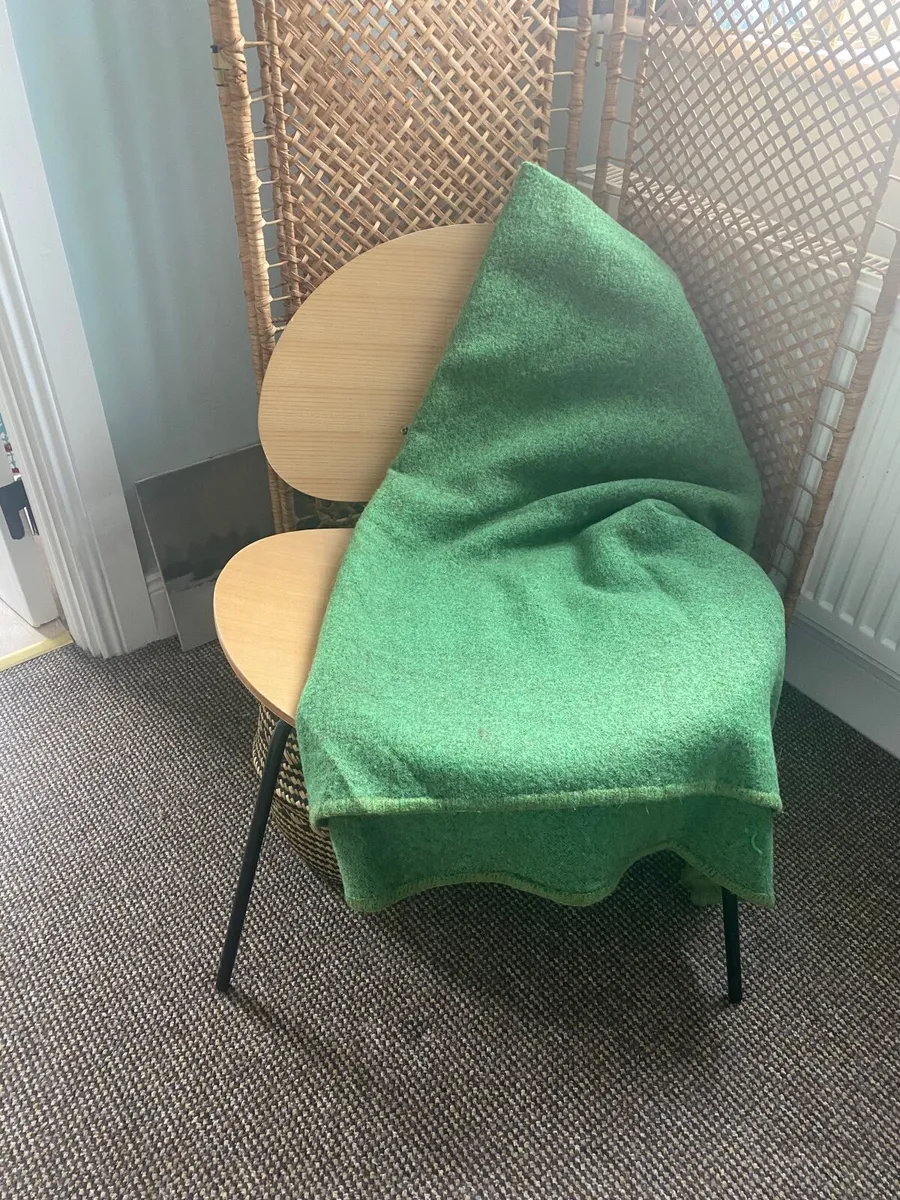 Accent chair - Image 3