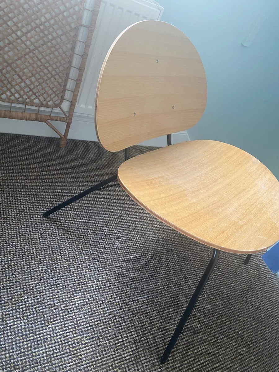 Accent chair - Image 4