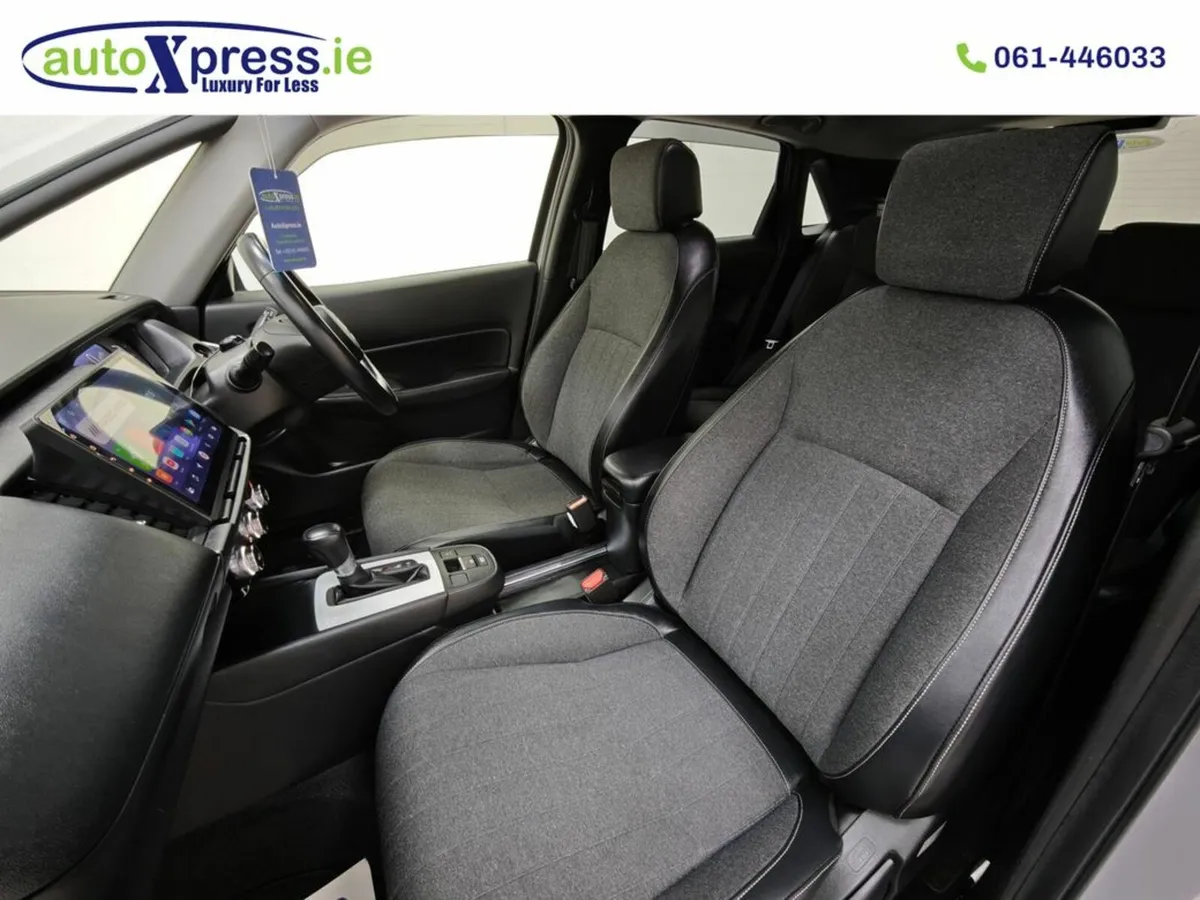 Honda Fit 1.5 E:HEV BASIC Automatic, Reversing cam - Image 4
