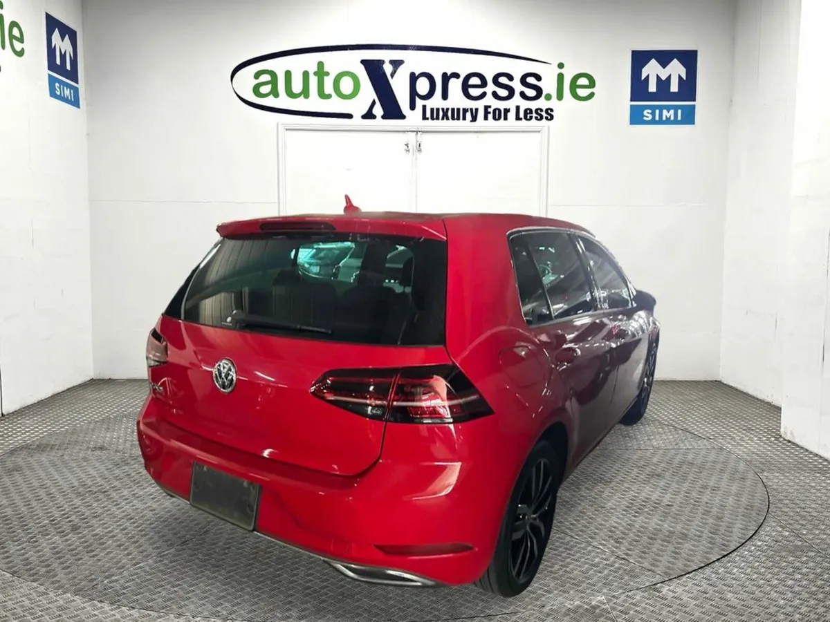 Volkswagen Golf 1.4 TSI HIGH LINE TECH EDITION Aut - Image 3