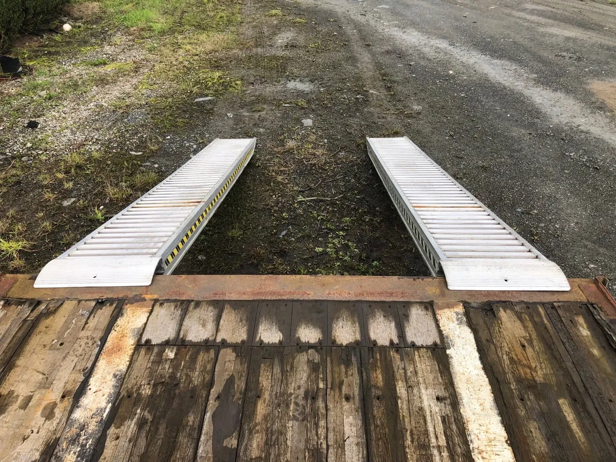 Loading ramps - Image 2