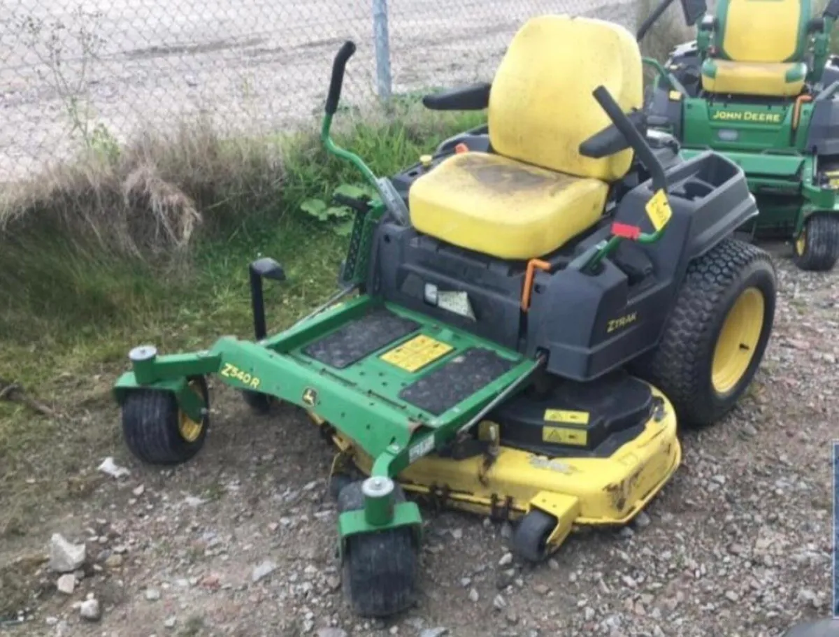 John Deere Z540R Zero Turn Mower - Image 1