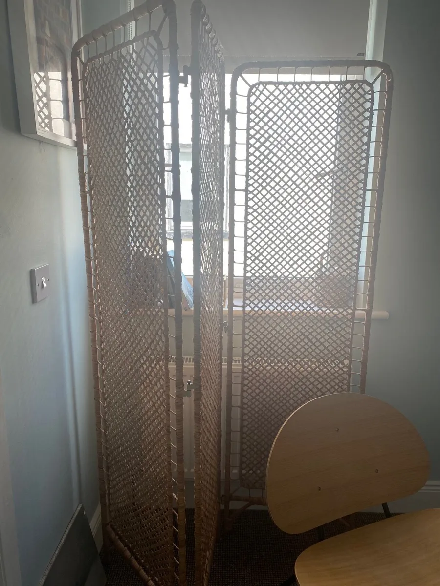 Room divider / decorative screen - Image 1