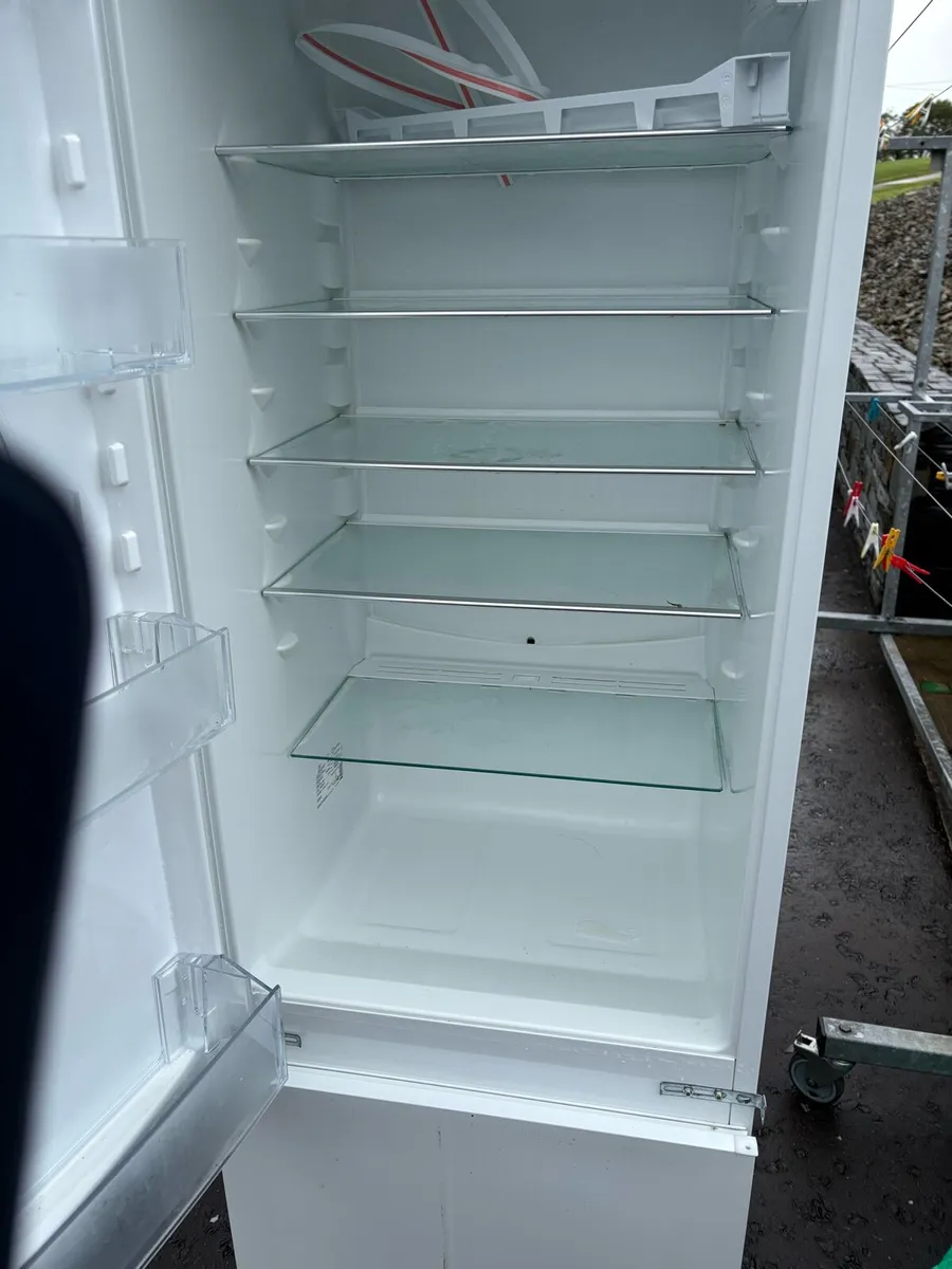 Integrated fridge freezer - Image 2