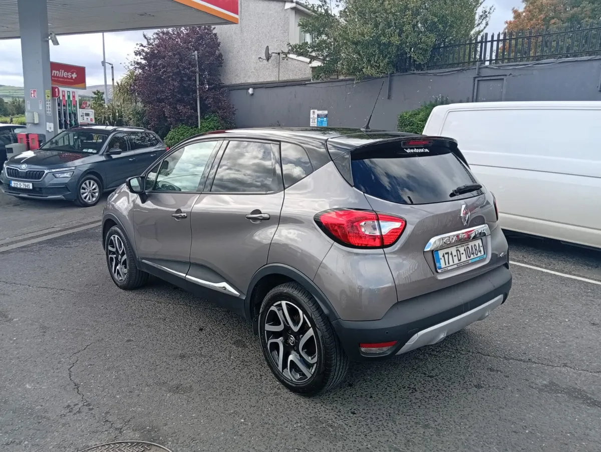 Renault Captur 2017 1.5 dci signature - Image 4