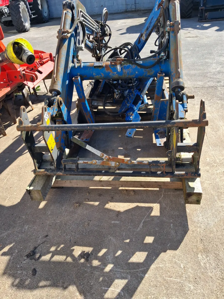 Tanco Loader 390T brackets - Image 4
